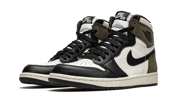 Air Jordan 1 High Mocha Fronts