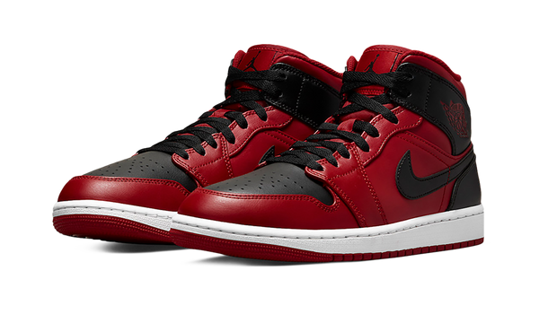 Air Jordan 1 Mid Reverse Bred