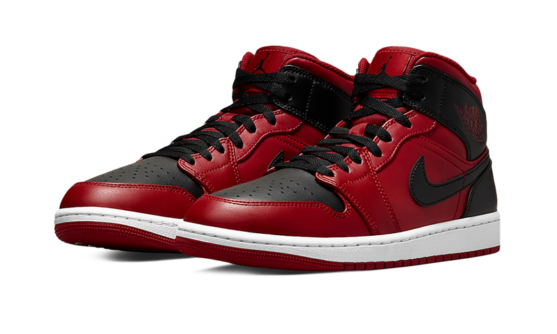 Air Jordan 1 Mid Reverse Bred