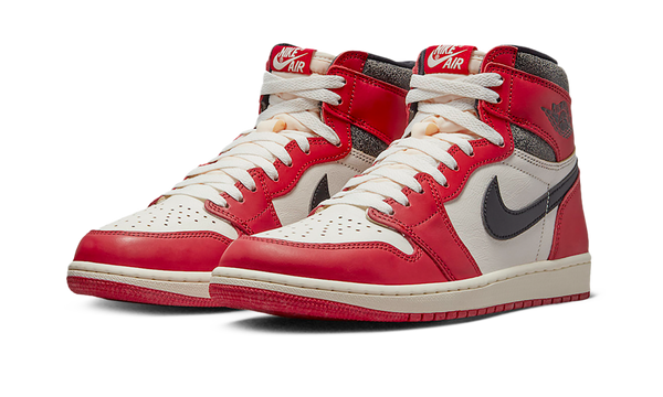 Air Jordan 1 Retro High OG Chicago Lost and Found Front