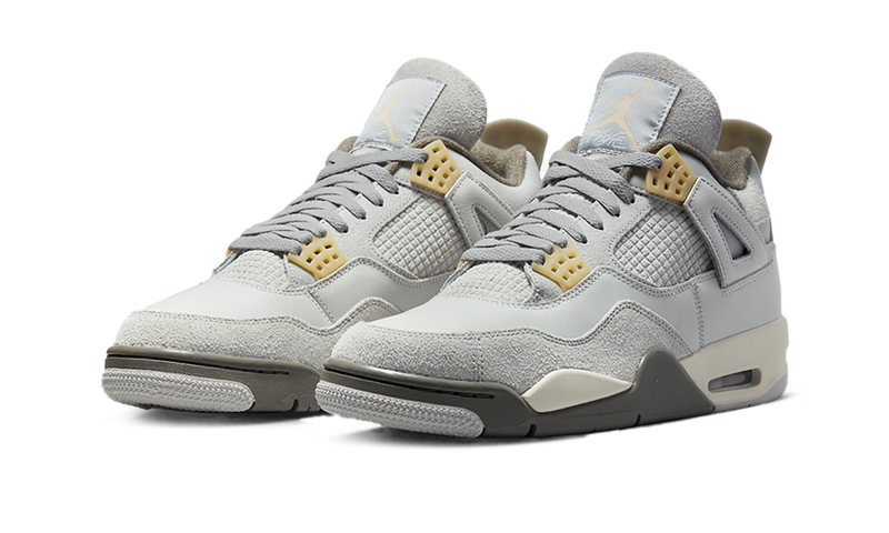 Air Jordan 4 Retro SE Craft Photon Dust 1