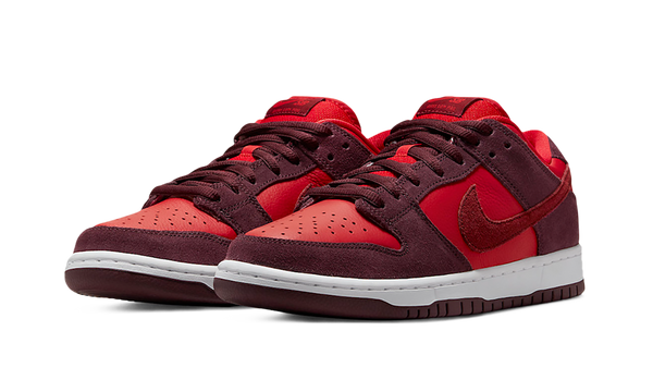 Nike SB Dunk Low Cherry